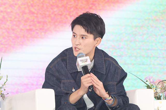 尽管梅西从不仅仅追逐奖杯，但成功似乎总是不费吹灰之力地降临在他身上。